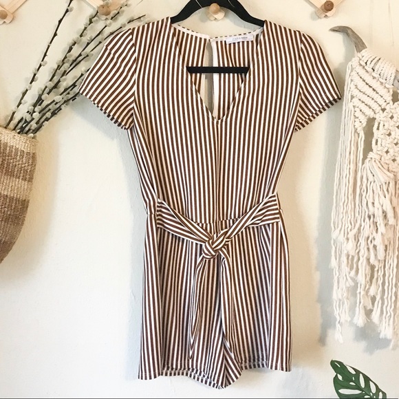 Zara V Neck Tie Front Brick Romper - Picture 3 of 6